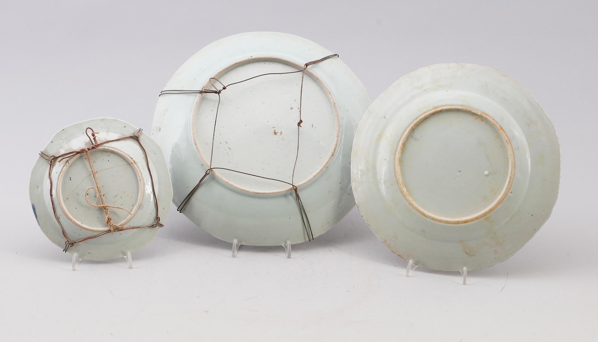 TALLRIKAR, 16 st (13+2+1) kompaniporslin, Kina, 1700-/1800-tal.