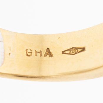 18K gold and white gold ring.