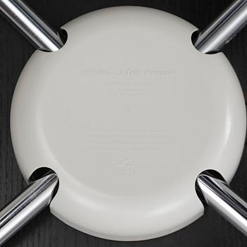 Arne Jacobsen, A 'Sjuan' chair, Fritz Hansen, Denmark, contemporary production.