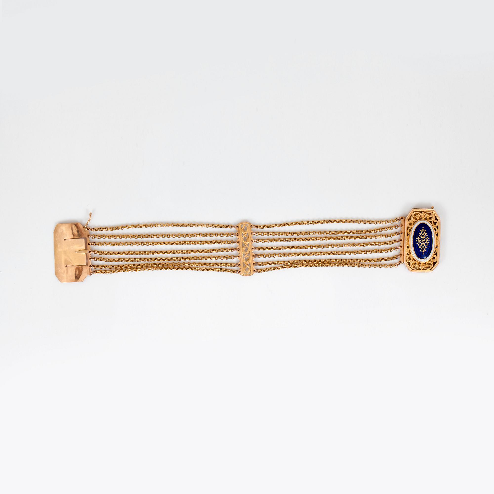 ARMBAND med blå och vit emalj. Tillverkat i Stockholm år 1796.
