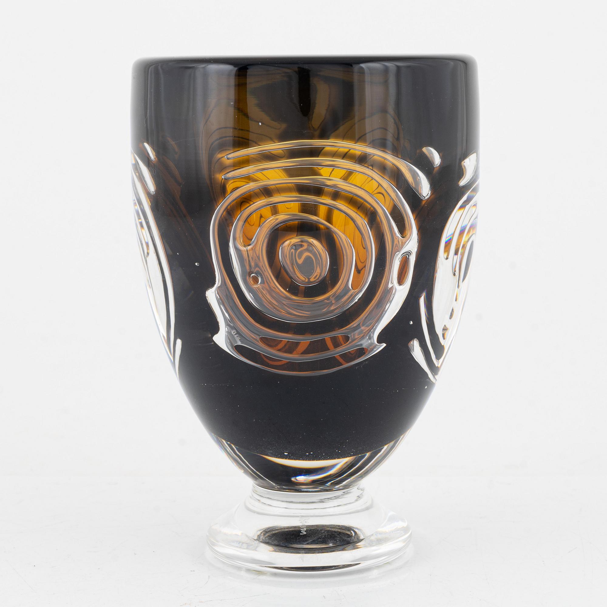 Jan Johansson, an 'Ariel' vase, numbered 13/30, Orrefors Studio, 2001.