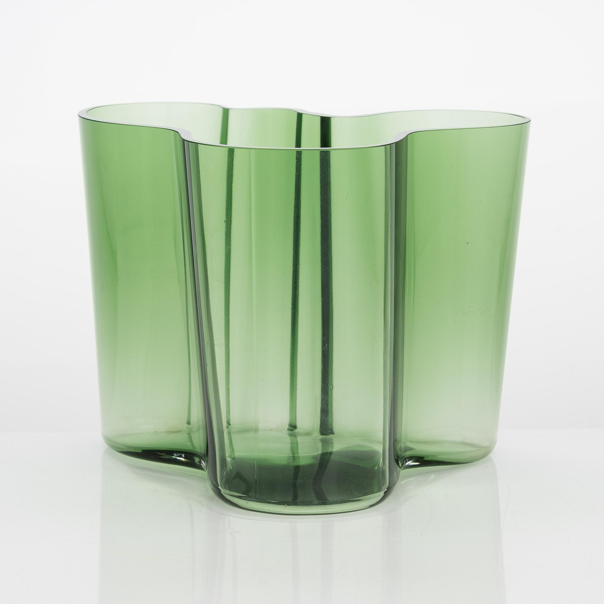 alvar-aalto-maljakko-lasia-savoy-3030-50-vuotis-juhlamaljakko