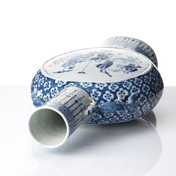 A blue and white moon vase, Qing dynasty, 19th Century.