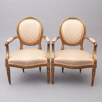 KARMSTOLAR, ett par, Louis XVI- stil, Frankrike 1900-talets första hälft.
