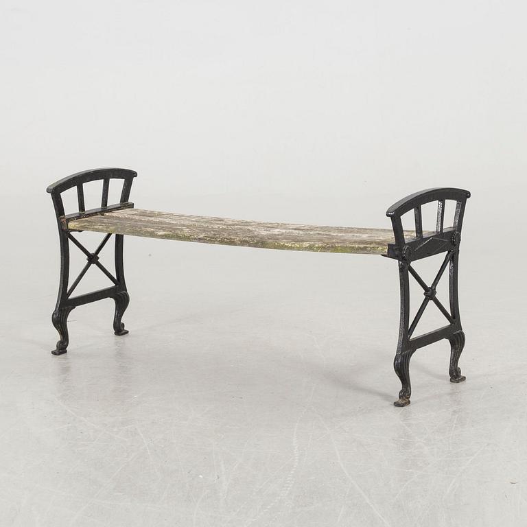 FOLKE BENSOW, a cast iron garden bench.