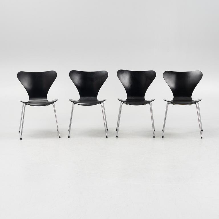 Arne Jacobsen, stolar, 4 st, "Sjuan", Fritz Hansen, Danmark.