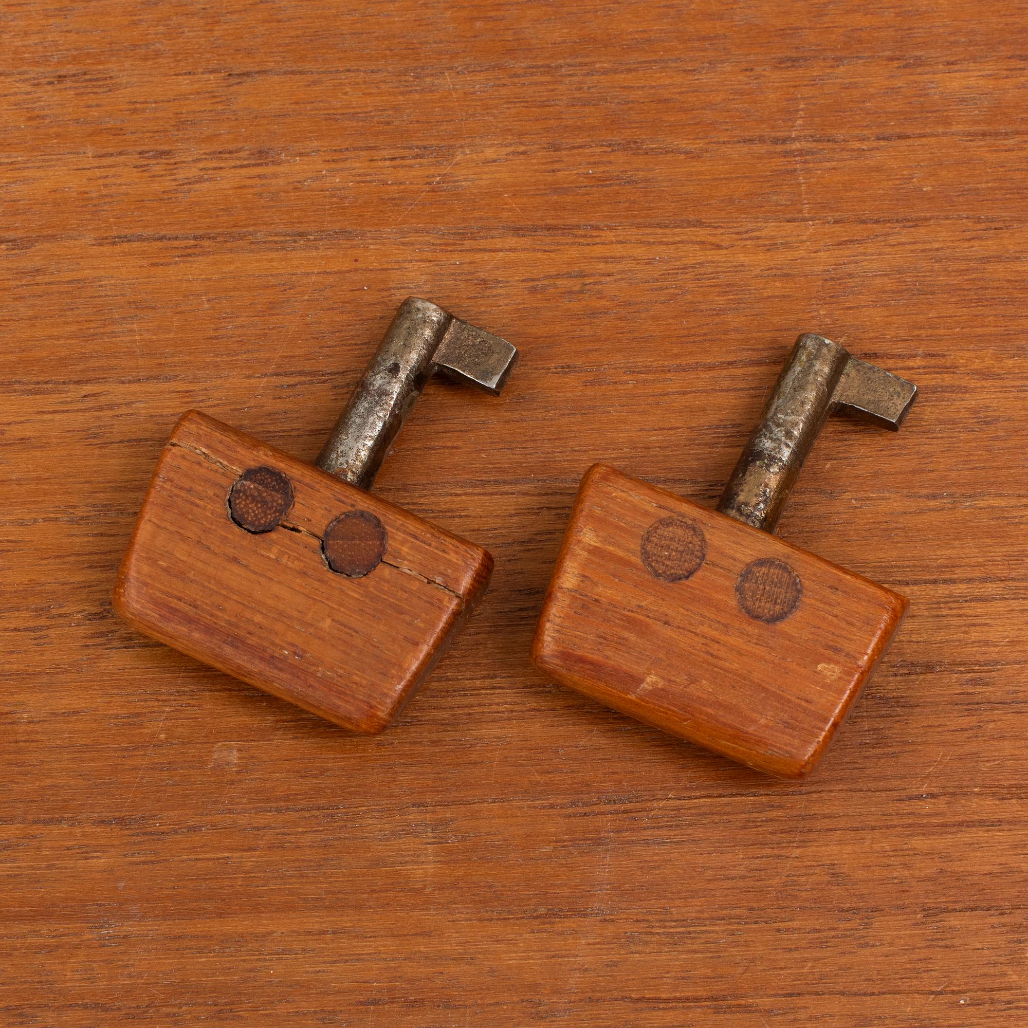 Bookcases with cabinets. 5 pieces. 1960s.