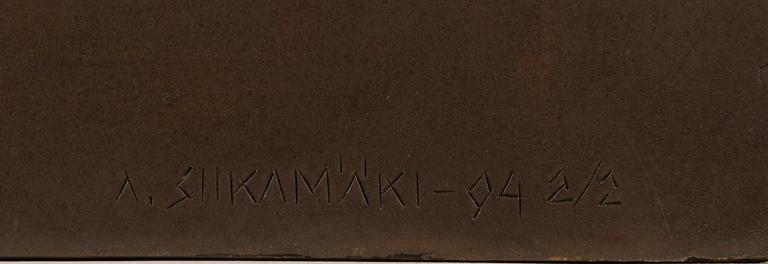 ARVO SIIKAMÄKI, reliefi, pronssi, signeerattu ja päivätty -94, numeroitu 2/2.