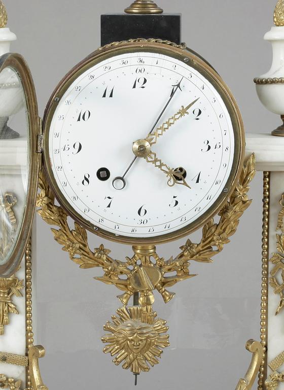BORDSPENDYL, Louis XVI-stil, 1900-tal.