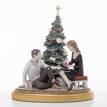 Marco Antonio Noguerón. figurine, "A romantic Christmas", Lladró, Spain.