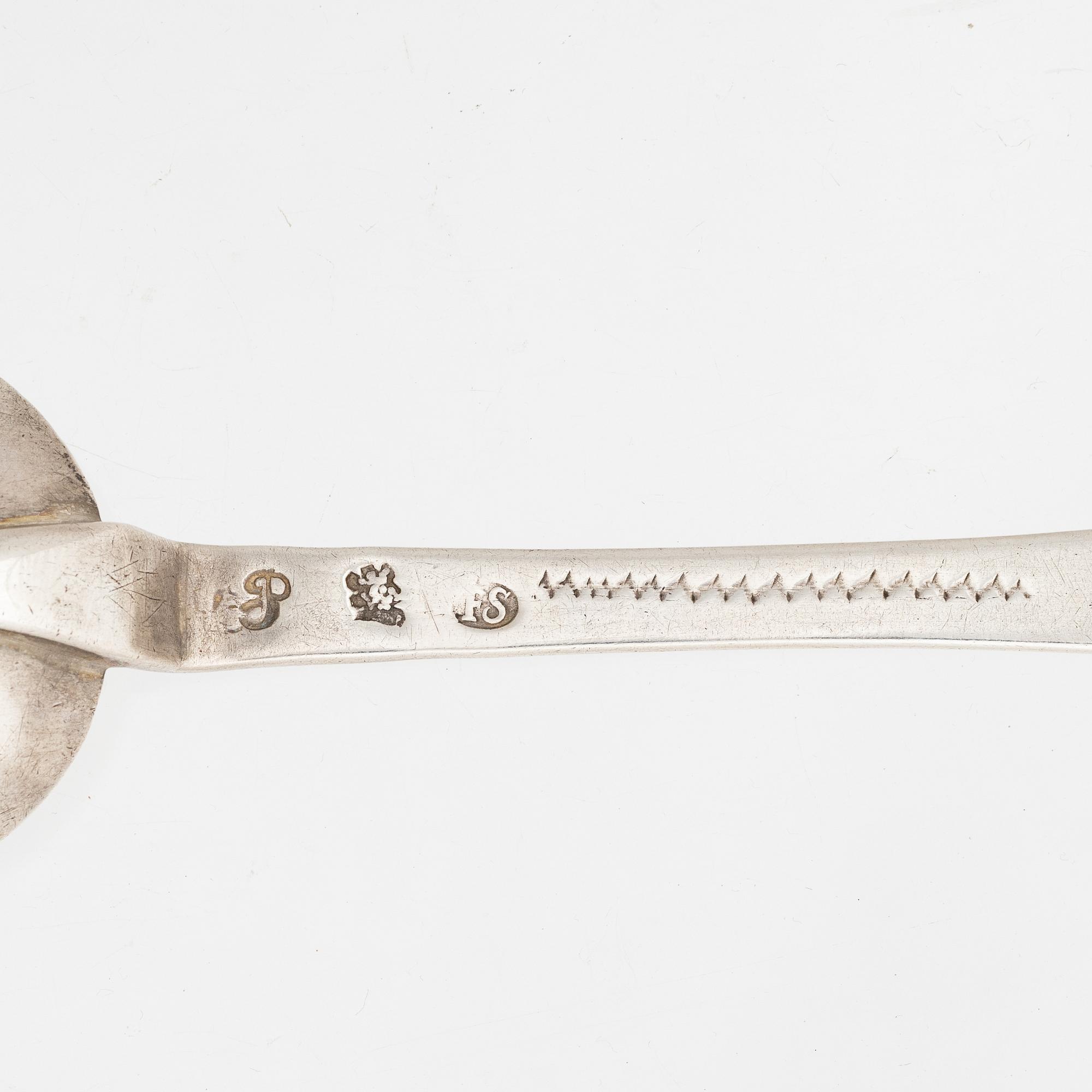 Ferdinand Sehl d ä, råttsvanssked, silver, Stockholm 1727.