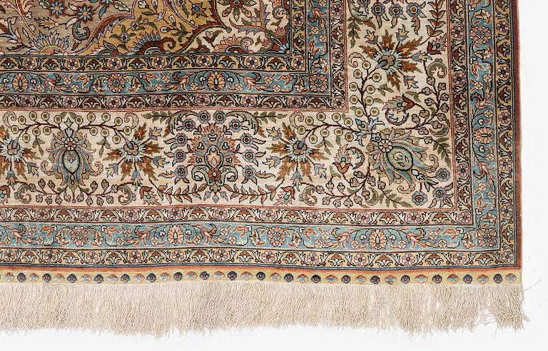 Matta, semiantik Turkisk silke, ca 294 x 198 cm.