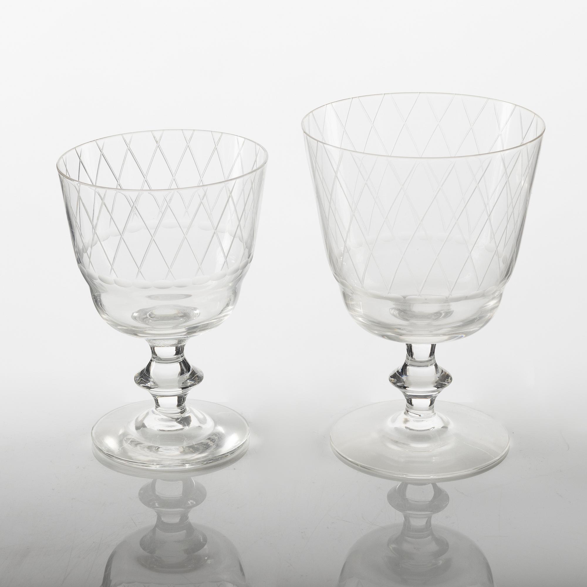 Vicke Lindstrand, a 46-piece 'Sickan' glass service from Kosta, Sweden.