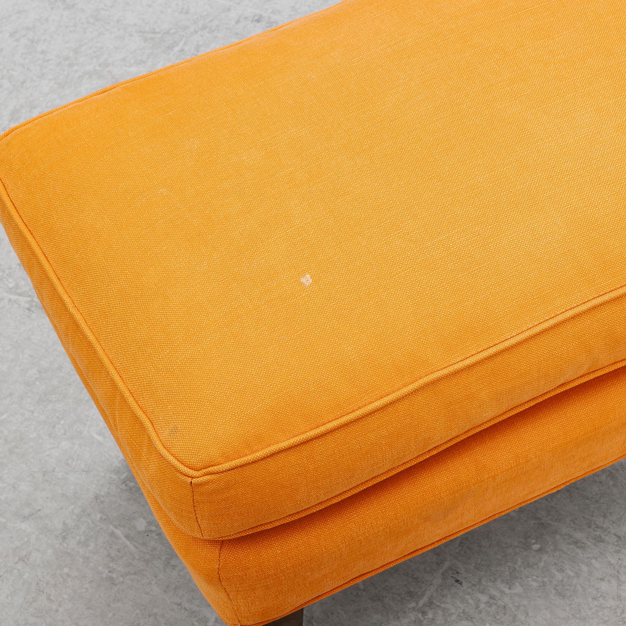 Fåtölj med fotpall, Jio Möbler.