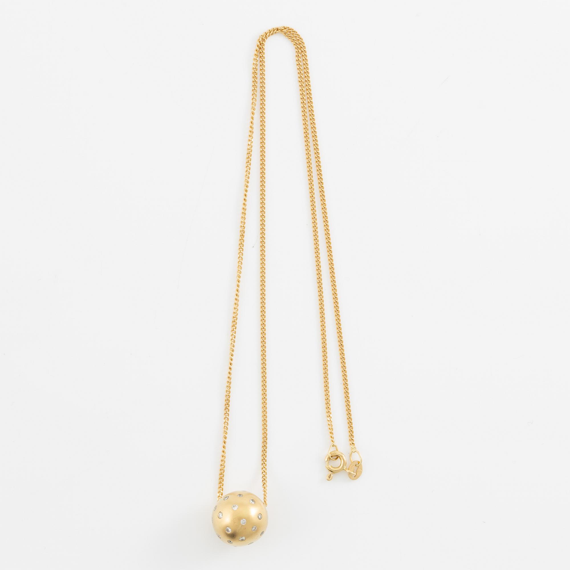 Necklace 18K gold with brilliant-cut diamonds.
