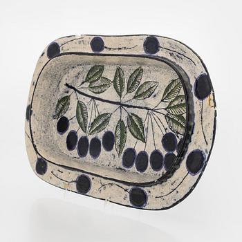 Birger Kaipiainen, a ceramic decorative plate, signed Kaipiainen.