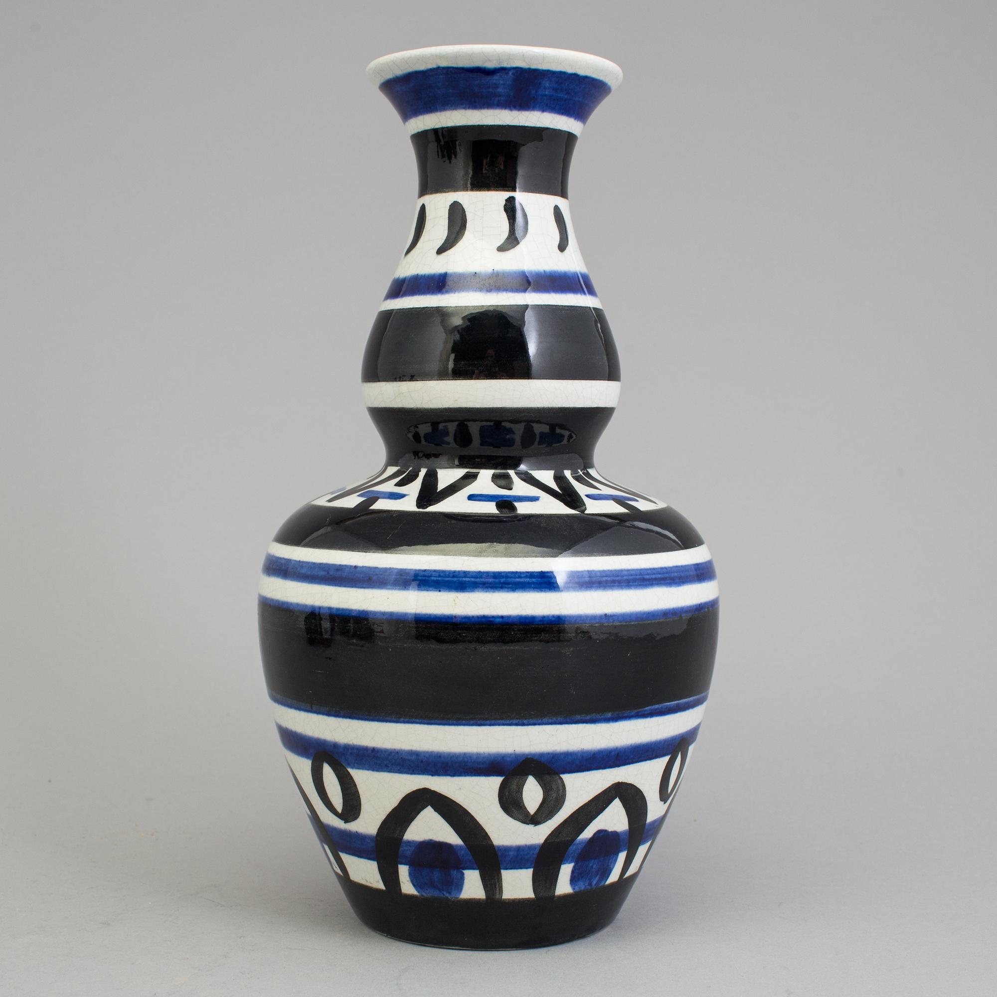 EDWARD HALD, a porcelain vase from Rörstrand, 1920's.
