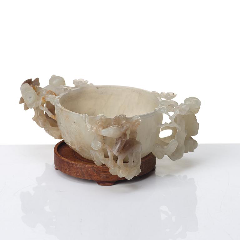 A nephrite bowl, Qing dynasty, 19th Century.