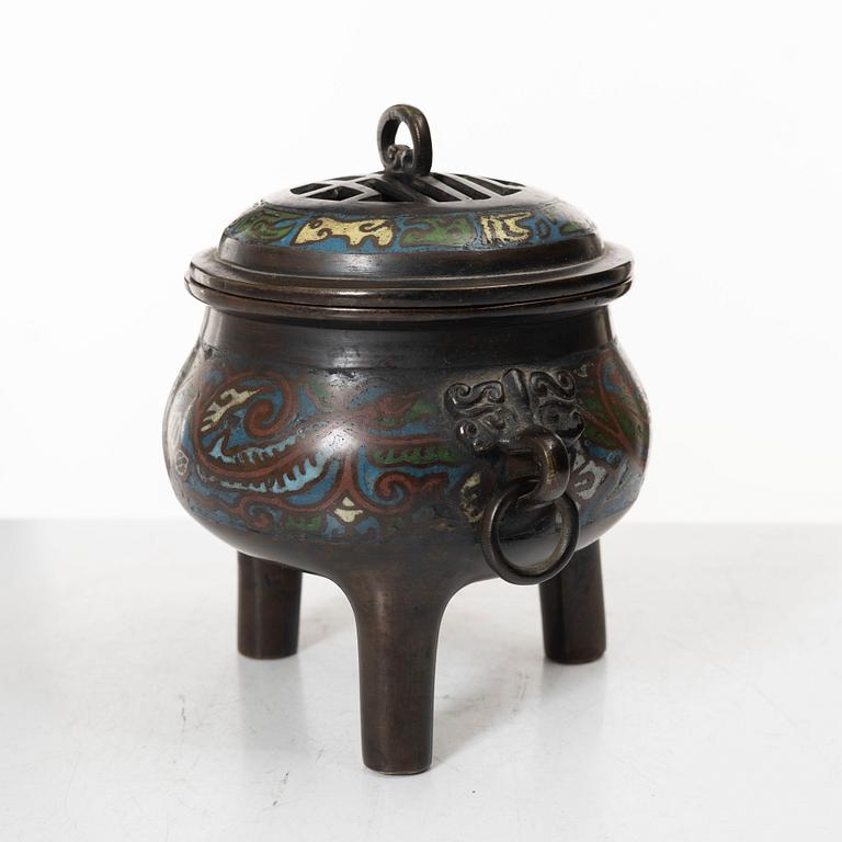 Rökelsekar, cloisonné. Japan, Meiji (1868-1912).