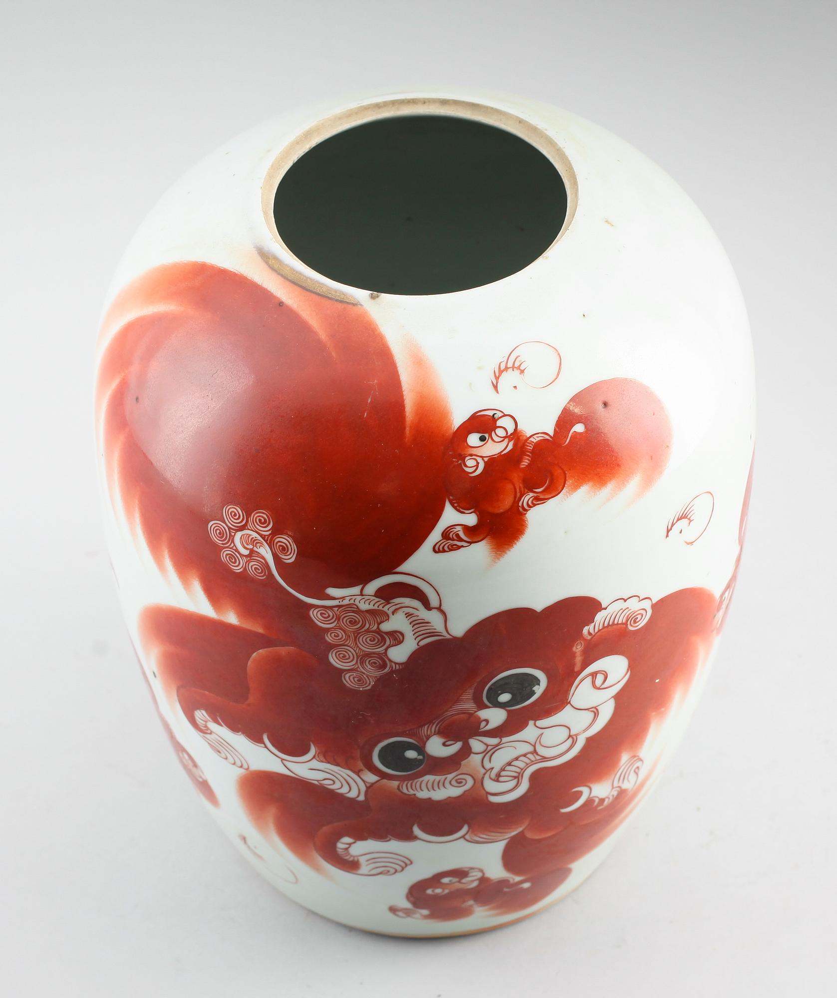 LOCKURNA, porslin, Kina, 1800-tal.