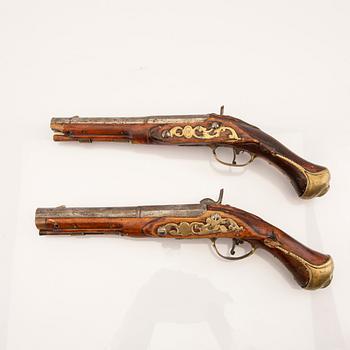 Pistoler ett par, slaglås 1700- / 1800-tal.