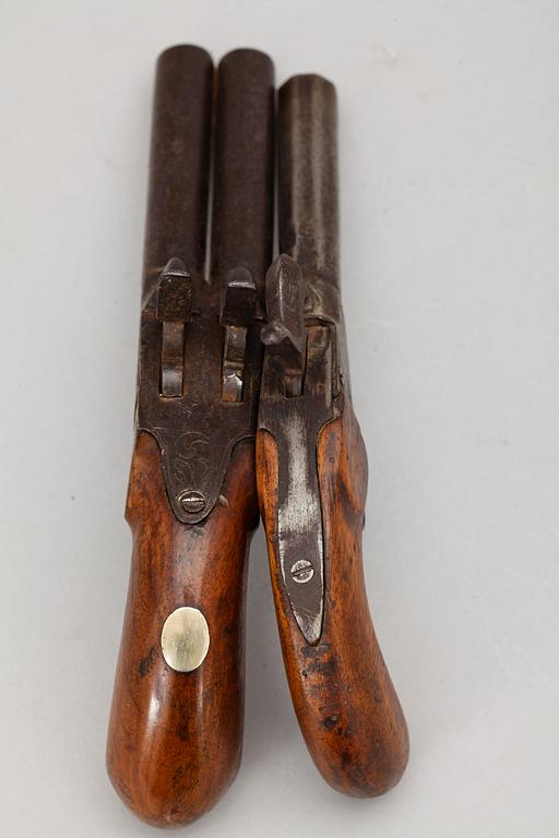 SLAGLÅSREVOLVRAR, 2 st, omkring 1800-talets mitt.