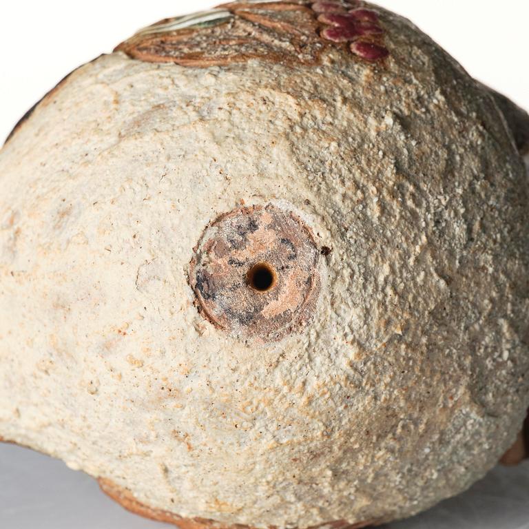 Tyra Lundgren, skulptur, fågel, chamotterat stengods, egen ateljé, Bredkvie, Gotland.