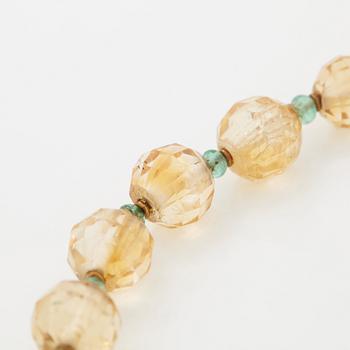 Bulgari collier 18K guld med en camé av pärlemor.