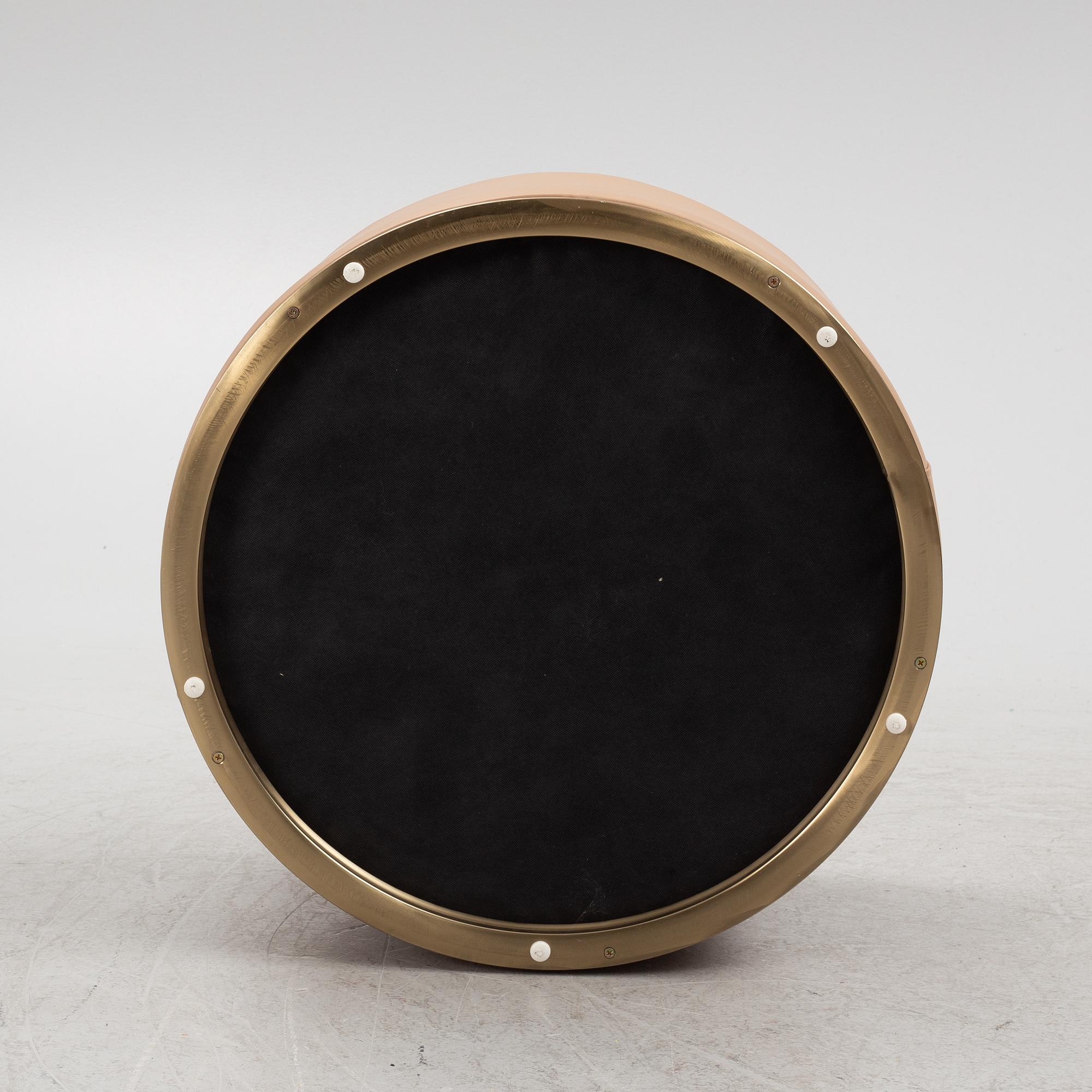 Sittpuff, "Cara", Ruth & Joanna, samtida.