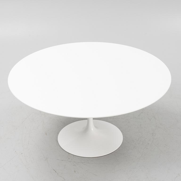 Eero Saarinen, a 'Tulip' dining table from Knoll Studio.