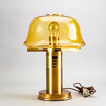 A BRASS TABLE LAMP FROM NYA ÖIA SWEDEN.