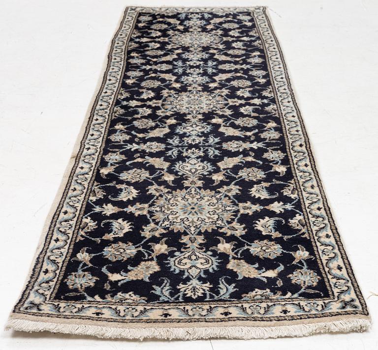 Gallery carpet, Nain, approx. 280 x 77 cm.