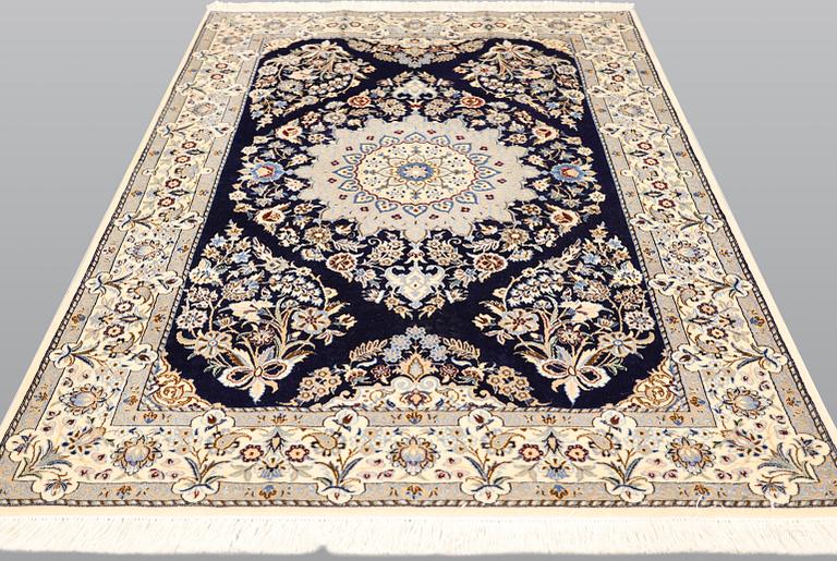 A part silk Nain carpet, approx. 165 x 123 cm.