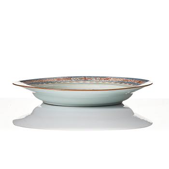 An imari verte dish and plate, Qing dynasty, early 18th Century.