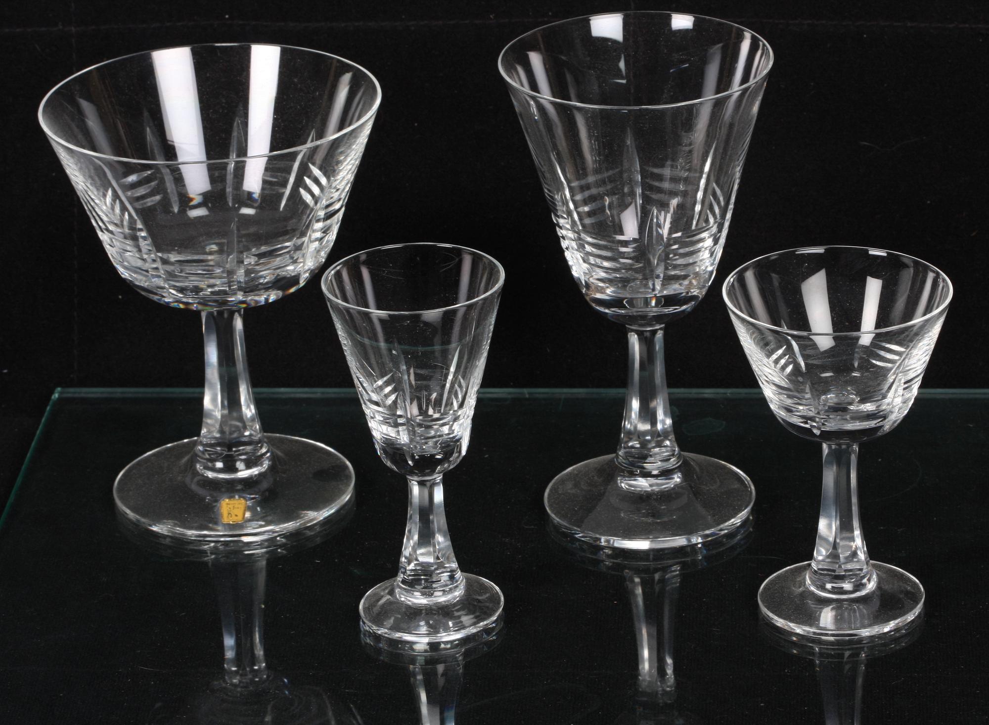 GLASSERVIS, 29 delar. Johansfors.