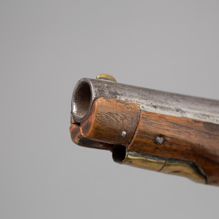 A 19TH CENTURY PERCUSSION PISTOL.