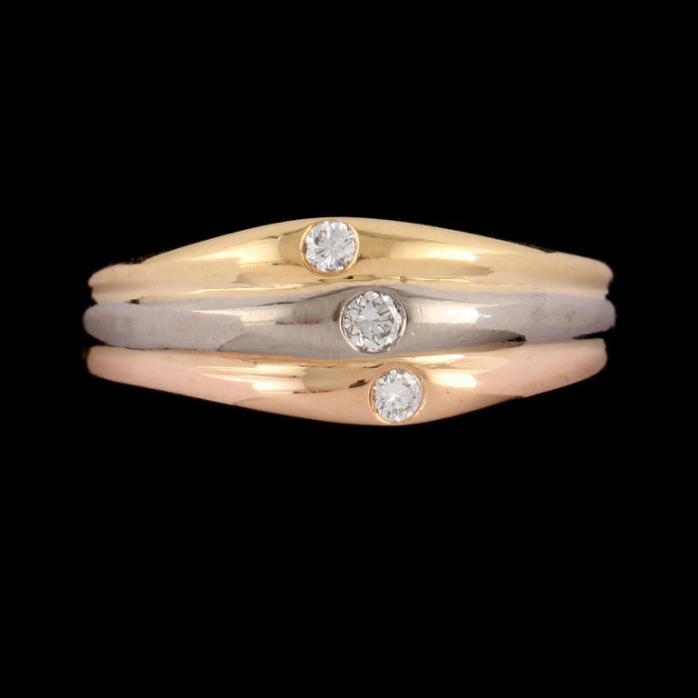 RING, 18k trefärgat guld med 3 briljantslipade diamanter, "Trinity", Cartier. Vikt 3 g.