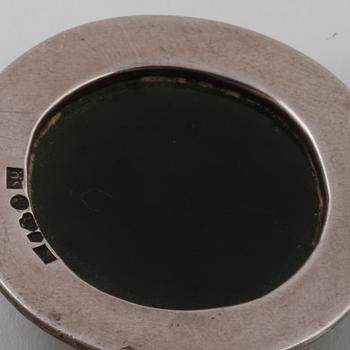 COLLIER SAMT RING, silver med cabochonslipad agat samt krysopras. Vikt 39,8 gram.