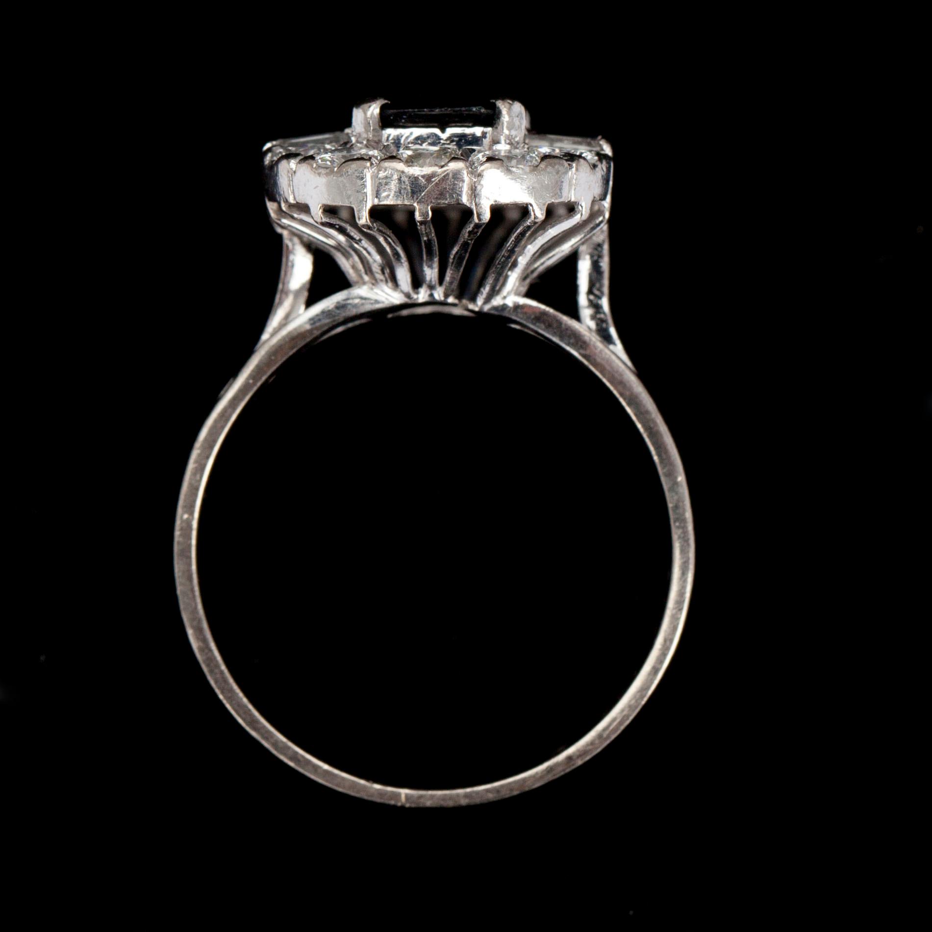 RING, vitguld 18K, safir 1,42 ct och diamanter tot. 1,42 ct. Vikt 35,2 g. Intyg.