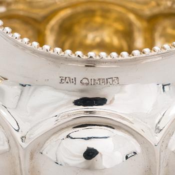 GUSTAF ADOLF BJÖRKLUND, Strösked, gräddsnäcka och skedar, silver, totalt 18 delar, Joensuu, Finland 1870.