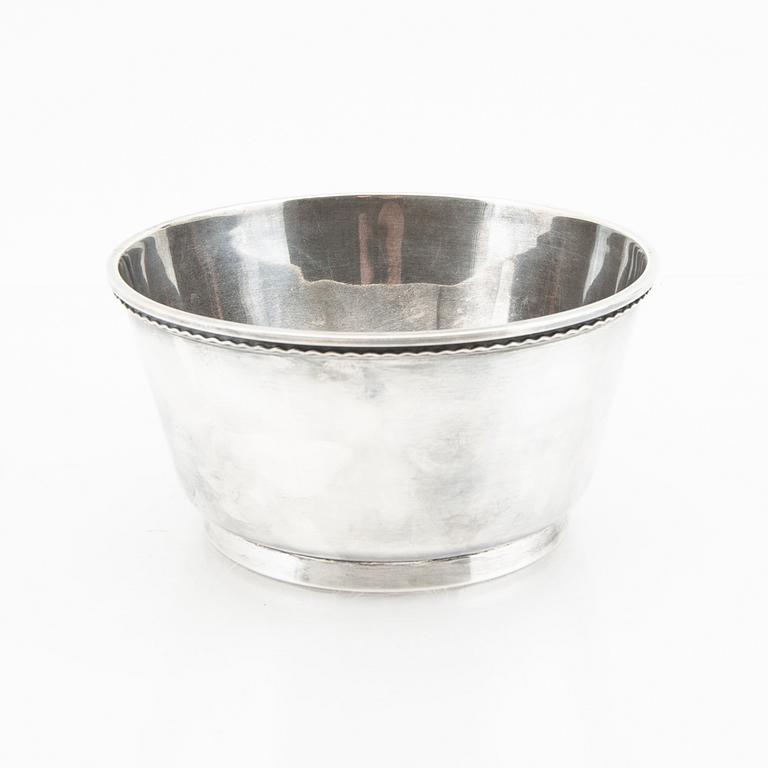 A Swedish 20th century silver bowl mark of Eric Råström, Stockholm 1973 weight 344 grams.