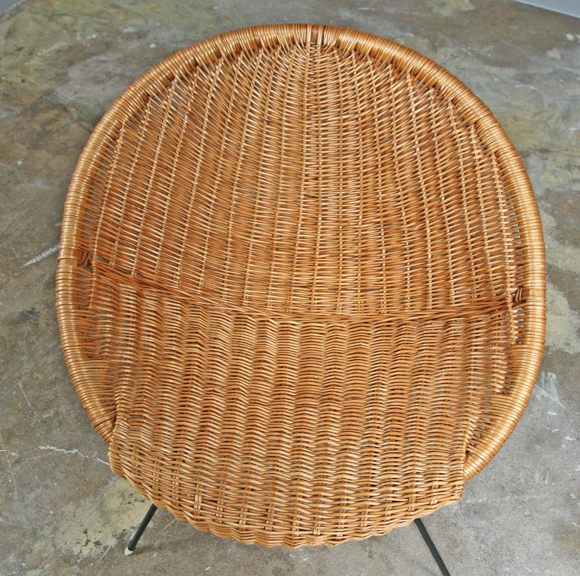 KORGFÅTÖLJ, 1900-talets andra hälft.