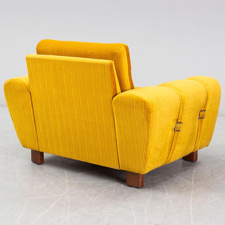 A 1960-70s easy chair.