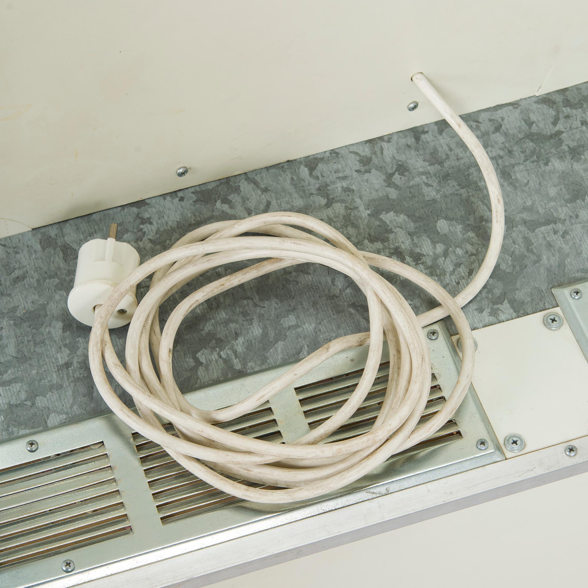 Alvar Gullichsen, "Hot-Spot Non-Standard Orbitizer" & Docent Udo D. Dröppeldorf, Raba Hiff, Bonk Business Inc.