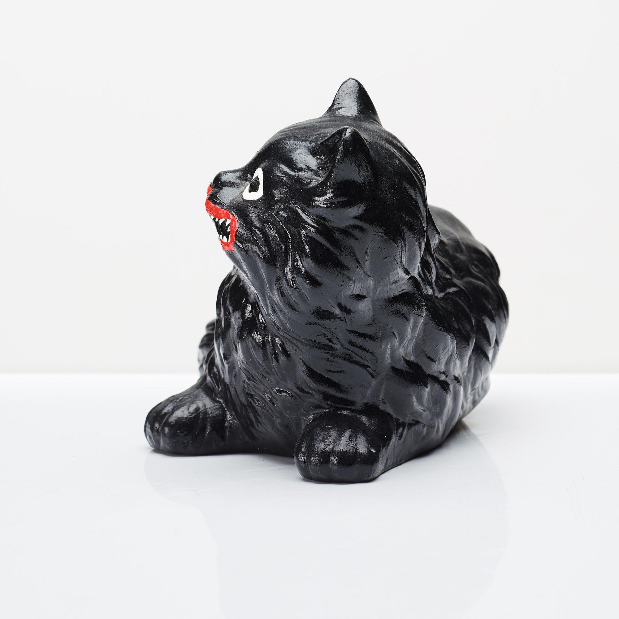 Makode Linde, bemålad keramik-skulptur signerad.