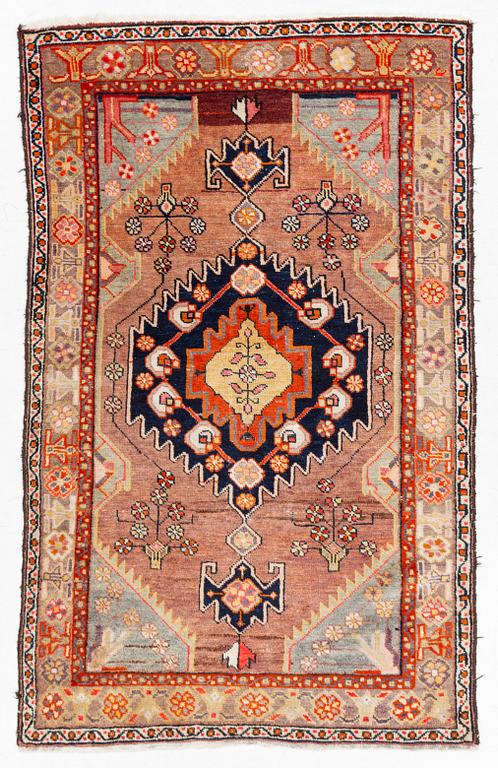 Carpet, antique/semi-antique Bakhtiar/Gabbe, approx. 219 x 136 cm.