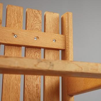 A bench "Tokoy" by Yngvar Snadström, Triva-serien for NK.
