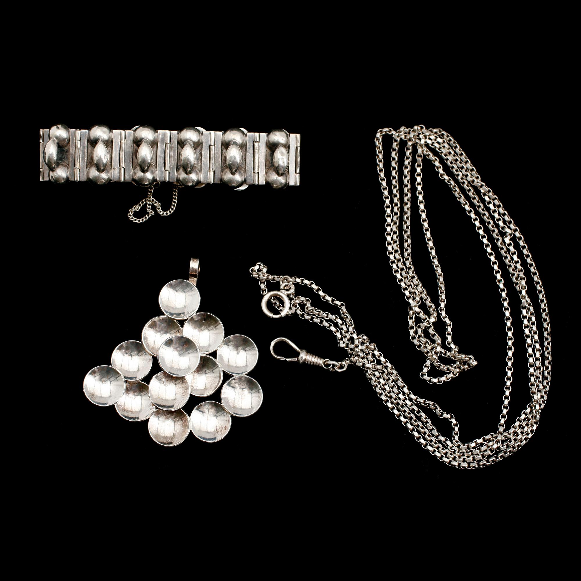 HÄNGE, ARMBAND SAMT KLOCKKEDJA, silver, 1900-talets mitt, bl a Stigbert. Vikt ca 70 g.