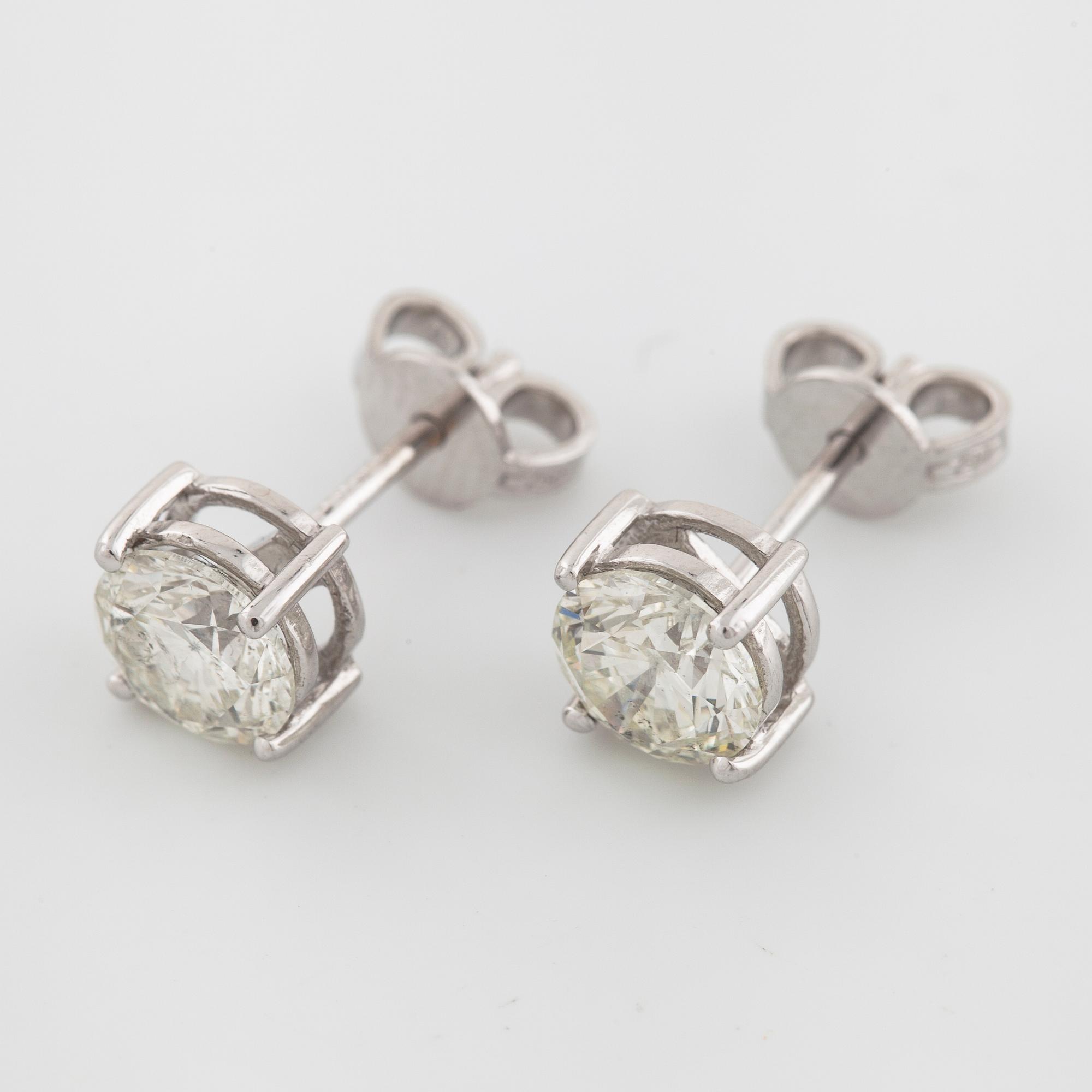 ÖRHÄNGEN, med briljantslipade diamanter, totalt ca 1.90 ct.