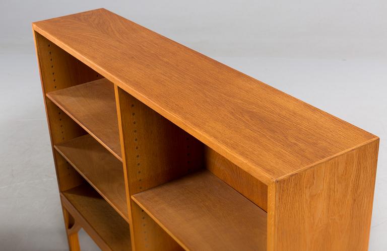 A PAIR OF BOOKSHELVES BY BØRGE MOGENSEN, C.M Madsen, FDB Furnitur.